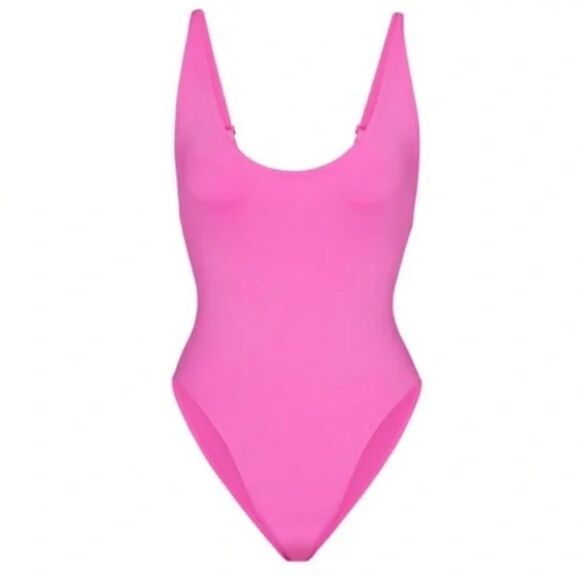 Skims Swim Scoop Neck One Piece Swimsuit - Taffy - 4x - NWT - Picture 1 of 9